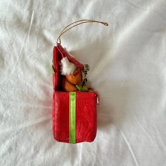 Christmas Cat Gift Ornament - Picture 4 of 12